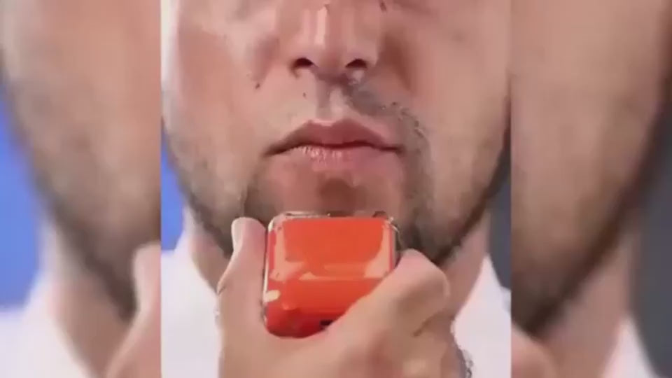Mini rechargeable rotary travel shaver, view 13